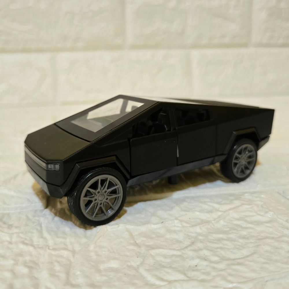 Cybertruck-Inspired Matte Black Die-Cast Model – Futuristic Electric Pickup Collectible