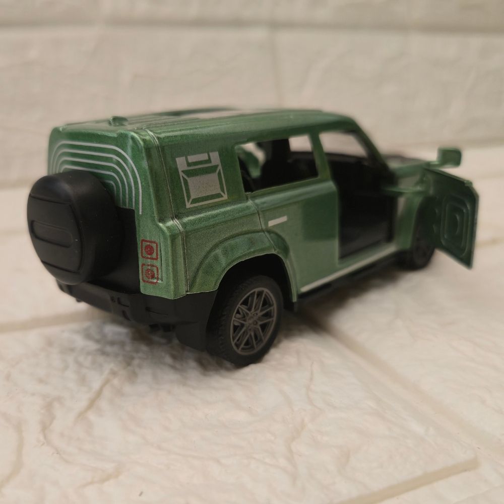 Metallic Green SUV Die-Cast Model Car – Modern Off-Road Collectible Vehicle