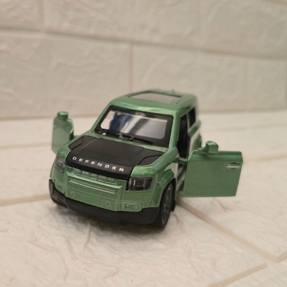 Metallic Green SUV Die-Cast Model Car – Modern Off-Road Collectible Vehicle