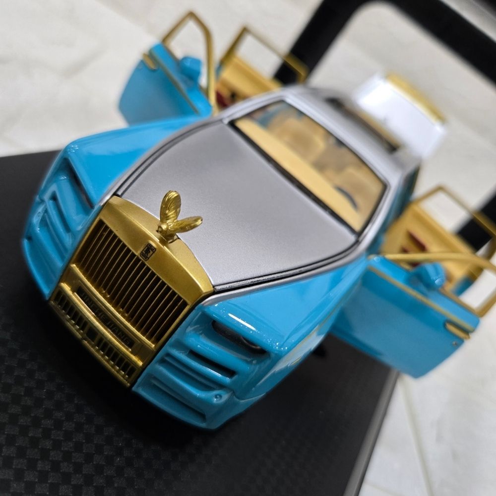 Luxury Rolls-Royce Phantom Die-Cast Model Car – Blue & Silver Collectible Scale Replica